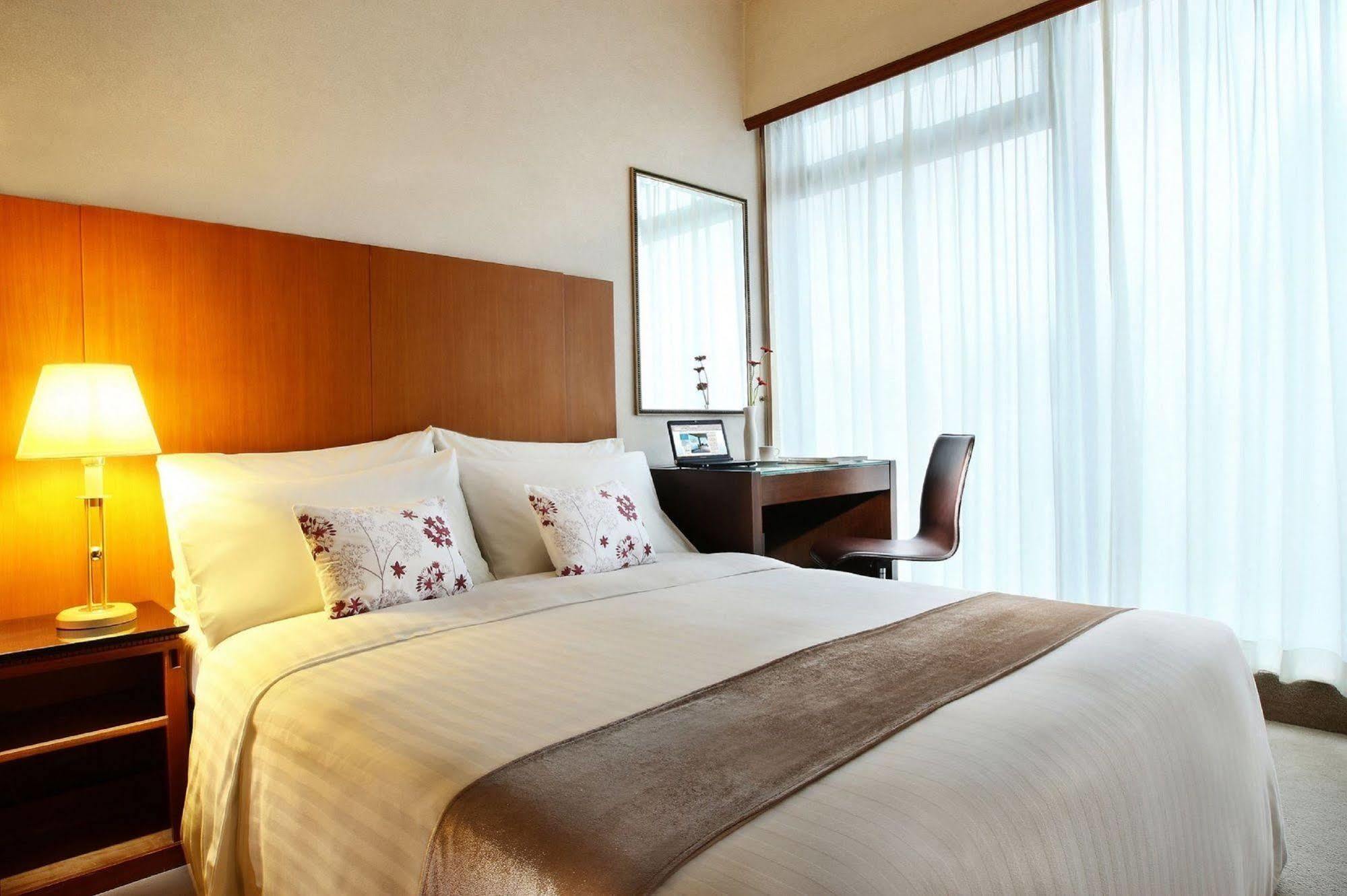 Island Pacific Hotel Hong Kong Bagian luar foto